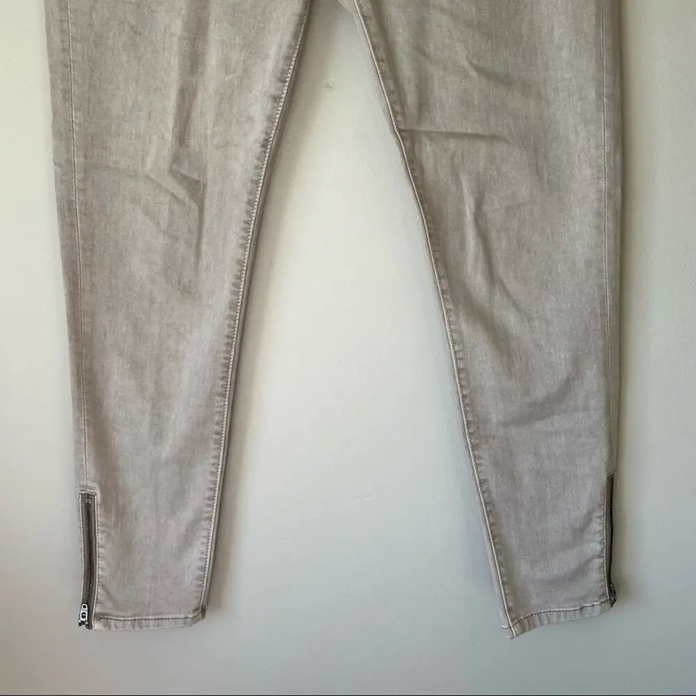 Buckle Black (Gray/Cream) Skinny Jean Size 28x27